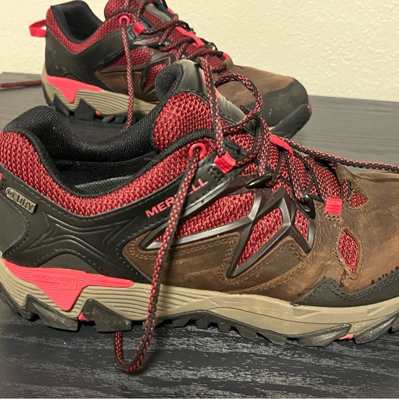 Merrell Brown and Red Hiking Shoes-8.5-EUC - Picture 2 of 6
